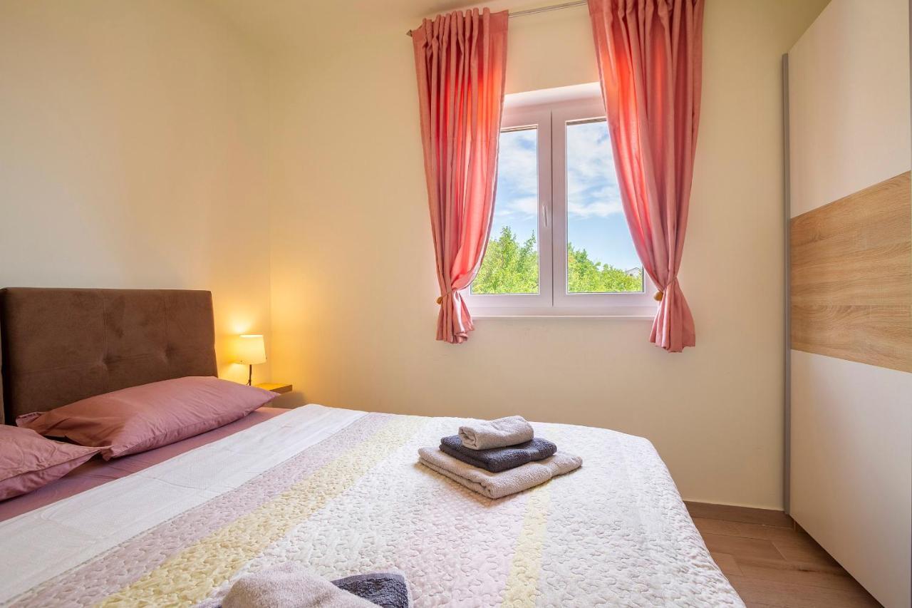 Apartmani Smokovo Jadranovo Exterior foto