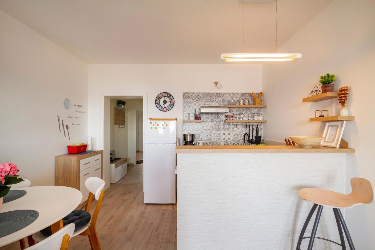 Apartmani Smokovo Jadranovo Exterior foto